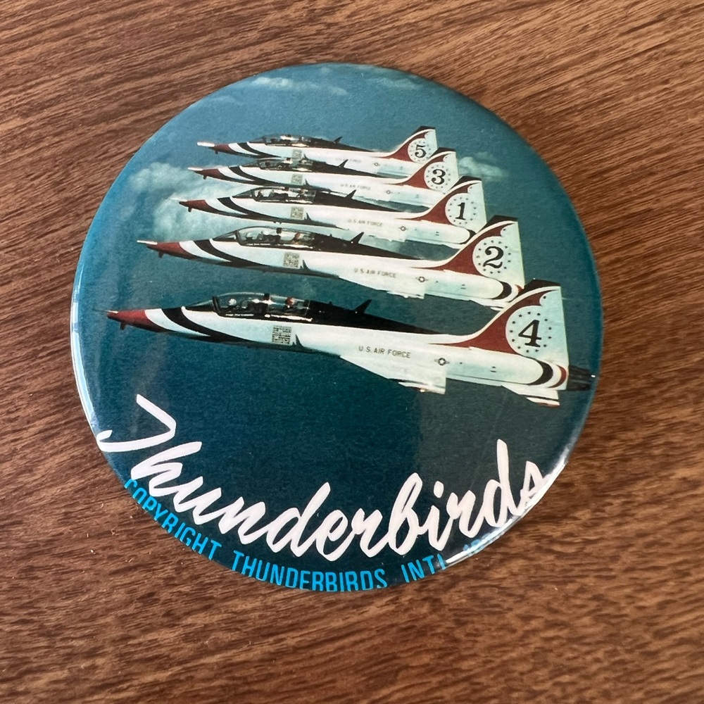 RARE Vintage '79 USAF Thunderbirds Pin (showing 4 planes that crashed in 1982)